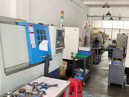 東莞精密五金制造數(shù)控車床加工設(shè)備工廠實(shí)拍3